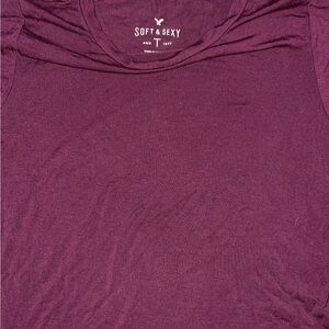 American Eagle Soft Fit Burgundy Tshirt